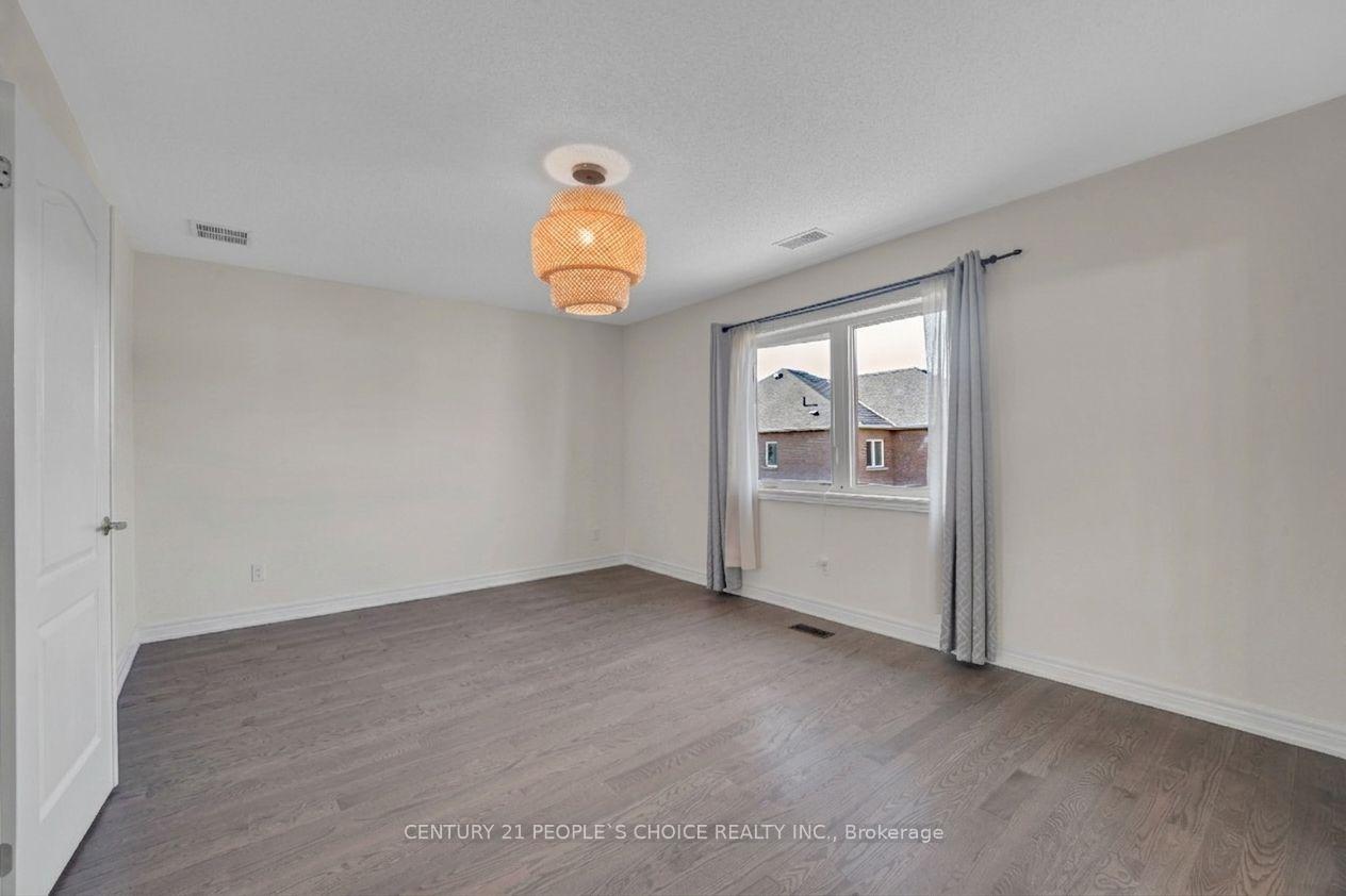 Photo 19 of 48 Colonel Lyall Street, St. Catharines, Secord Woods — HOMEH