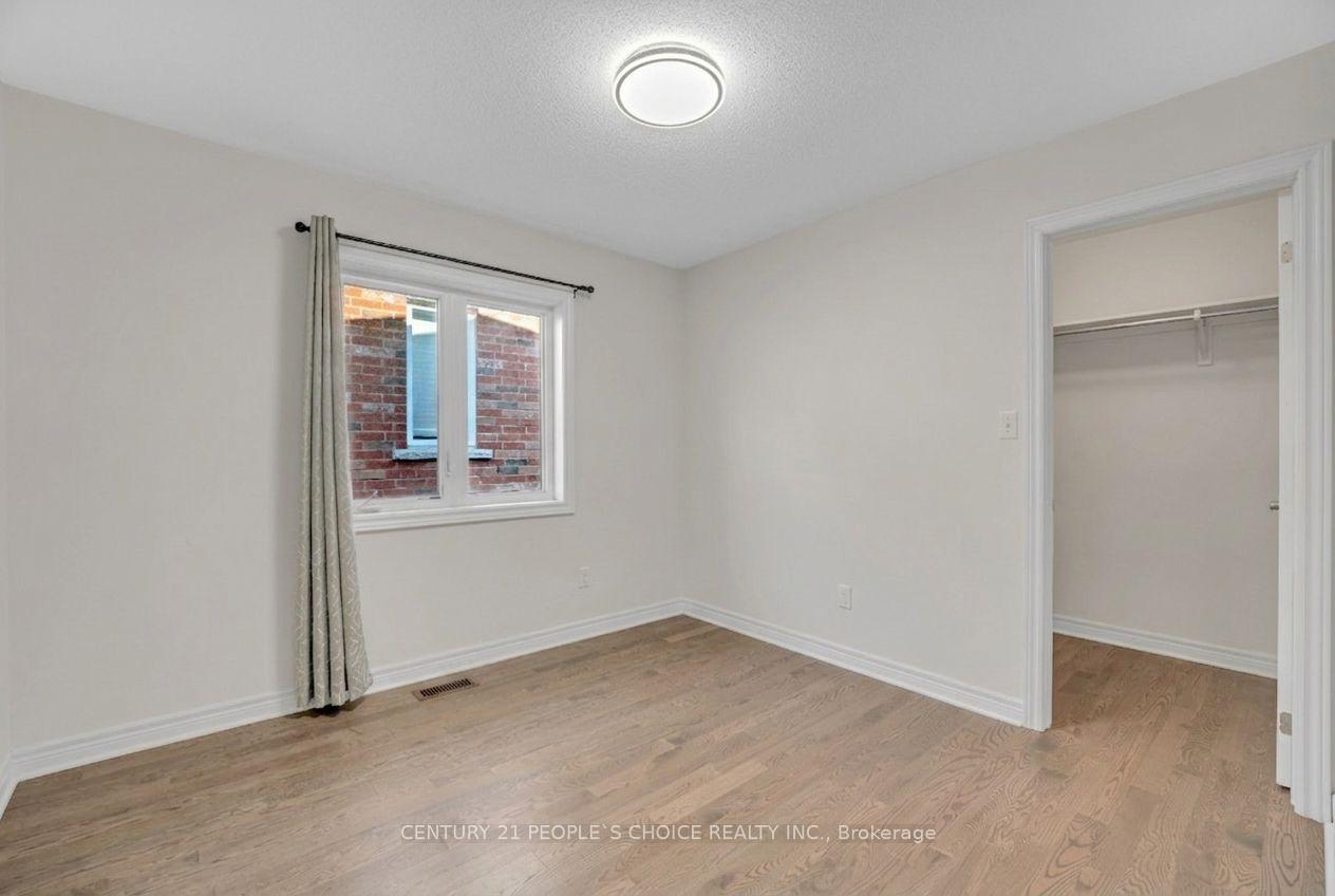 Photo 23 of 48 Colonel Lyall Street, St. Catharines, Secord Woods — HOMEH