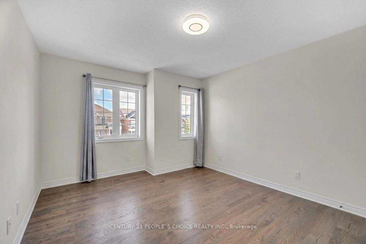 Photo 24 of 48 Colonel Lyall Street, St. Catharines, Secord Woods — HOMEH