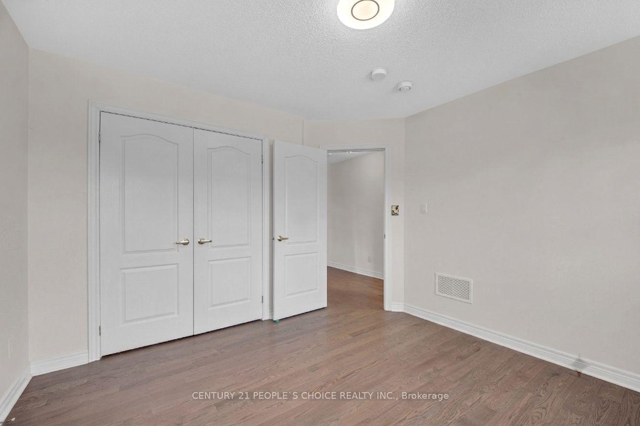 Photo 25 of 48 Colonel Lyall Street, St. Catharines, Secord Woods — HOMEH