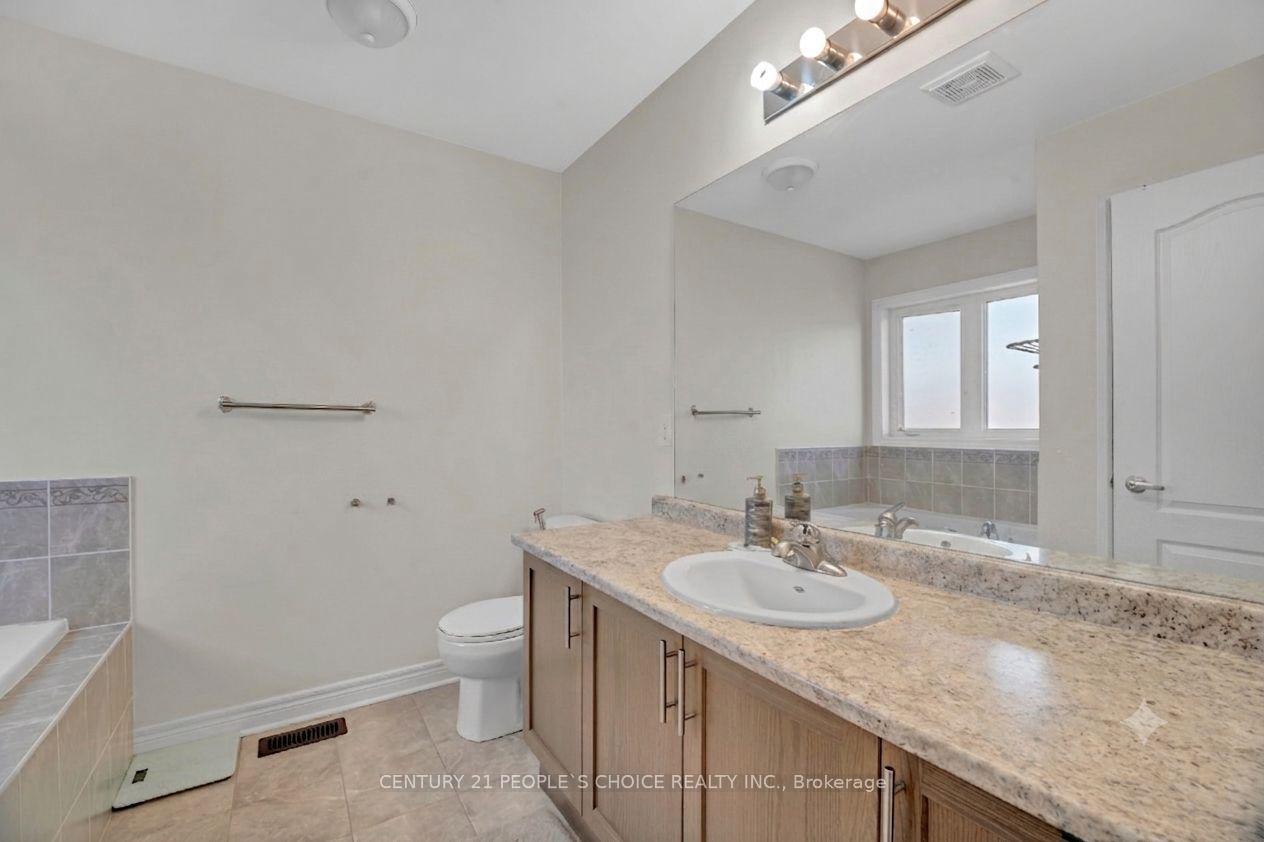 Photo 21 of 48 Colonel Lyall Street, St. Catharines, Secord Woods — HOMEH