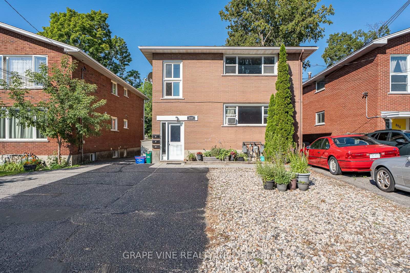 Photo of 898 Watson Avenue