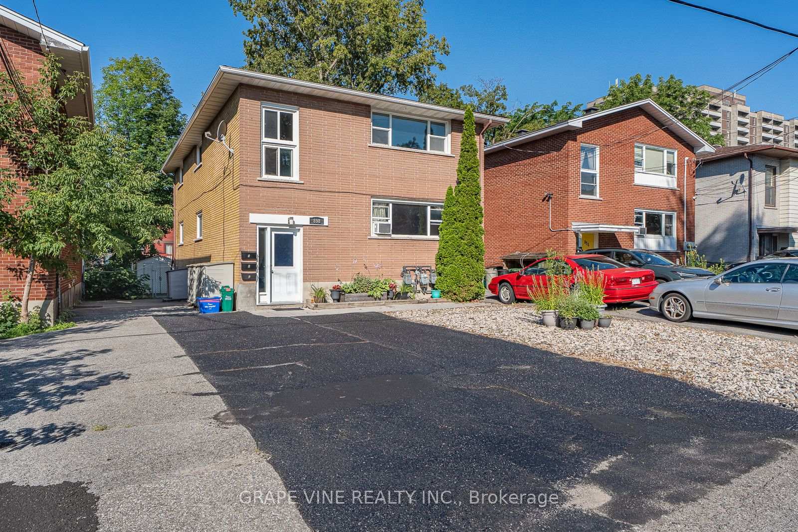 Photo 2 of 898 Watson Avenue, Ottawa, Fairfield Heights — HOMEH