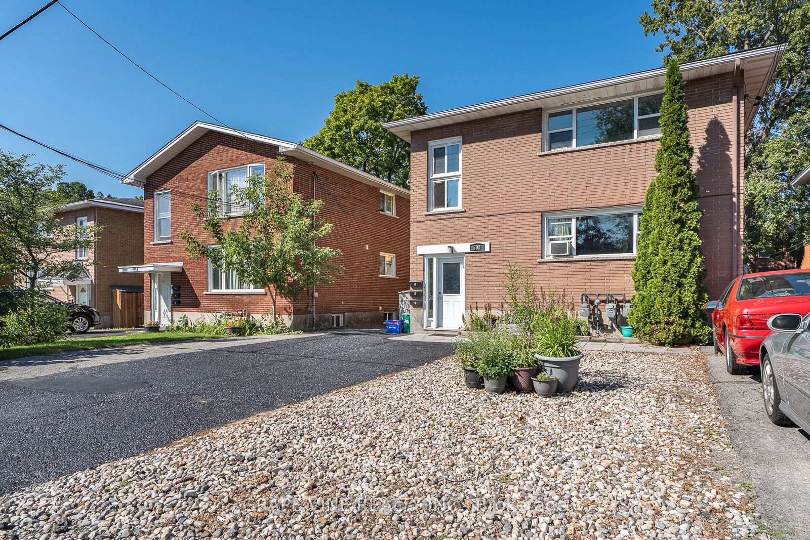 Photo 3 of 898 Watson Avenue, Ottawa, Fairfield Heights — HOMEH