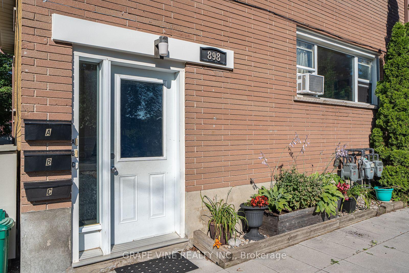 Photo 4 of 898 Watson Avenue, Ottawa, Fairfield Heights — HOMEH