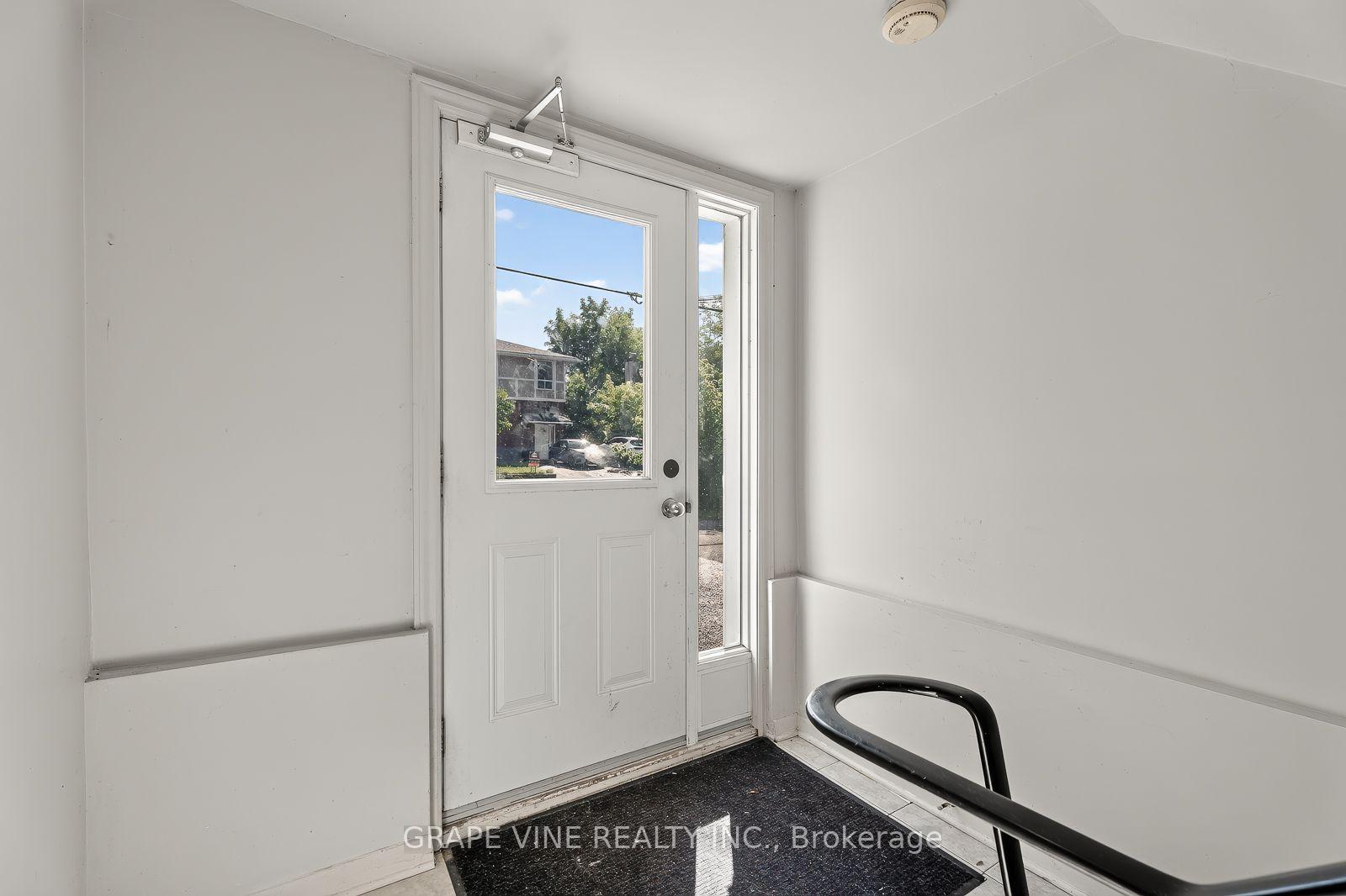 Photo 9 of 898 Watson Avenue, Ottawa, Fairfield Heights — HOMEH