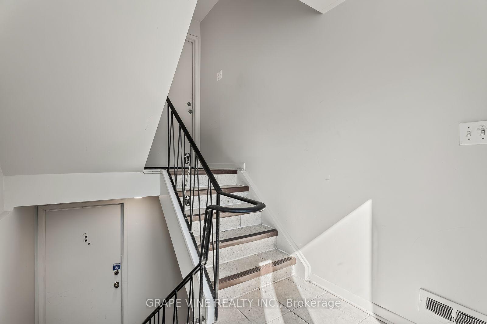 Photo 10 of 898 Watson Avenue, Ottawa, Fairfield Heights — HOMEH