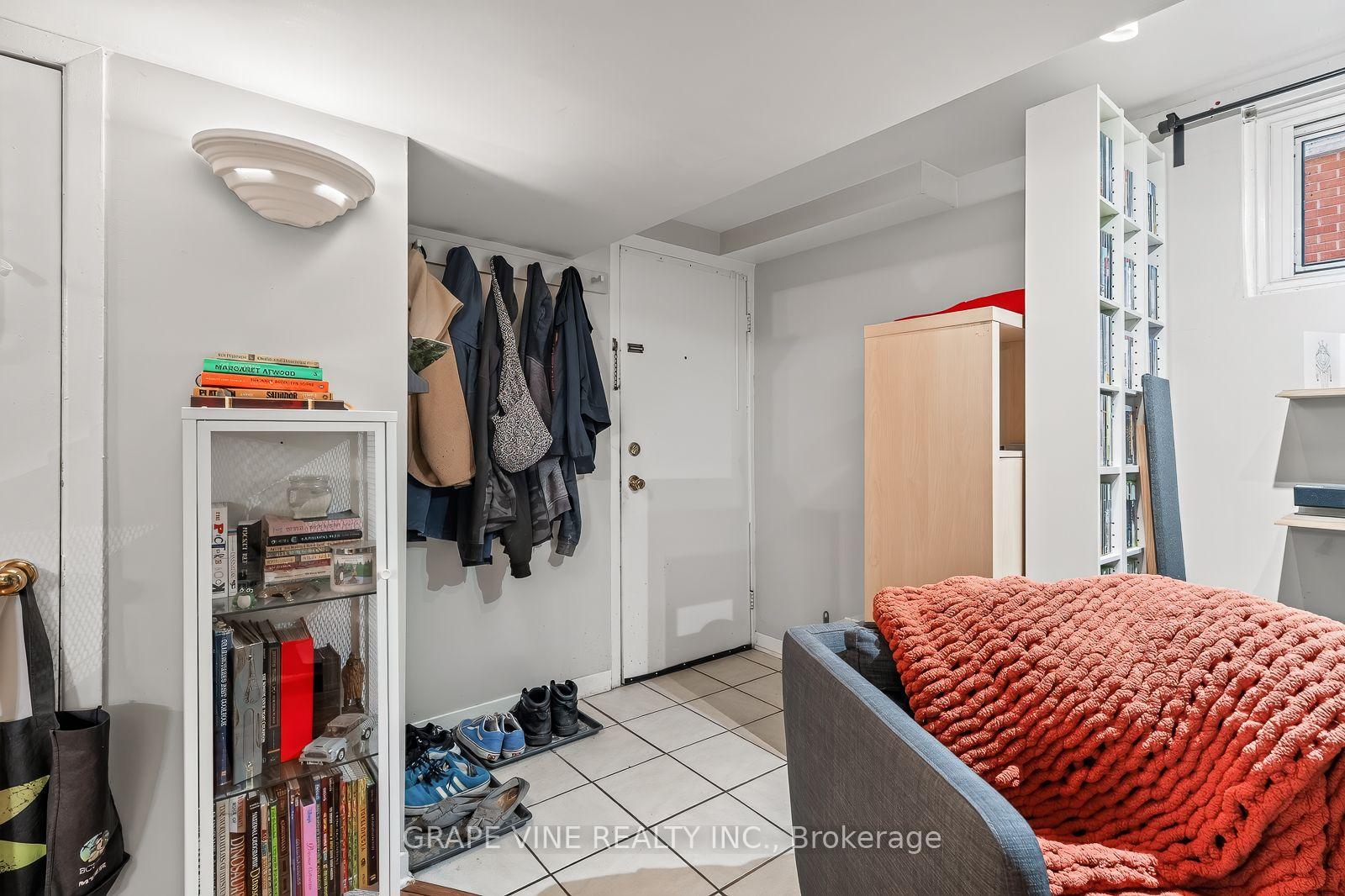 Photo 12 of 898 Watson Avenue, Ottawa, Fairfield Heights — HOMEH