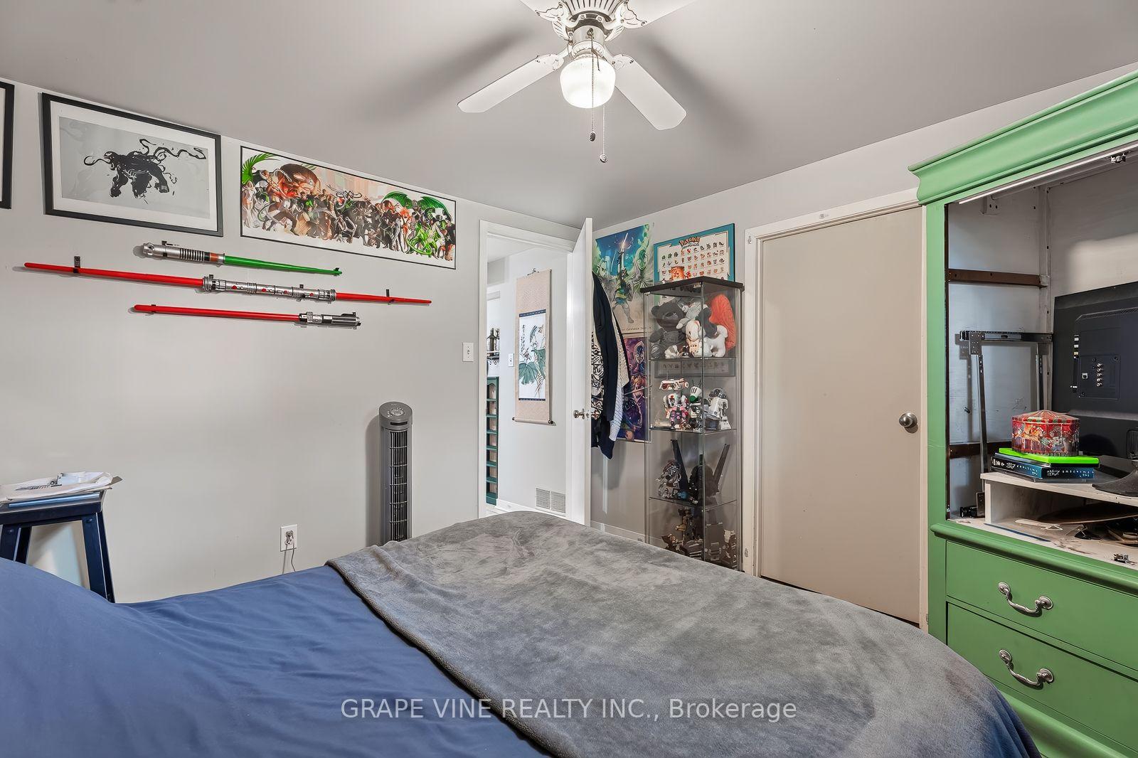 Photo 23 of 898 Watson Avenue, Ottawa, Fairfield Heights — HOMEH