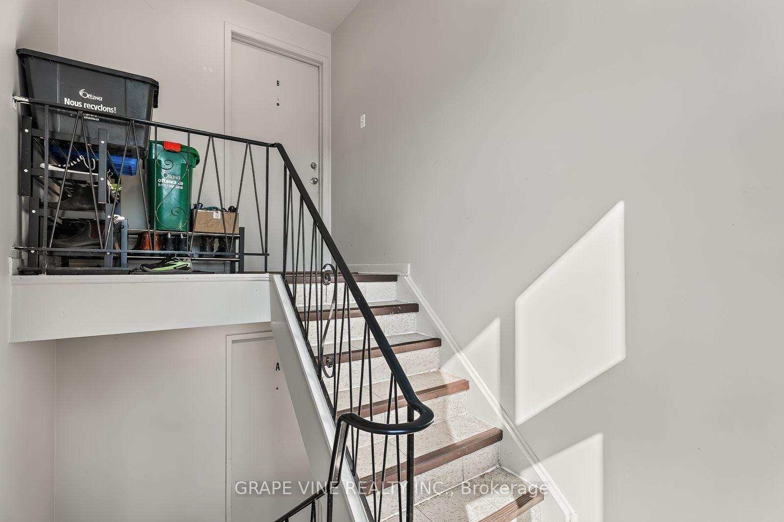 Photo 25 of 898 Watson Avenue, Ottawa, Fairfield Heights — HOMEH