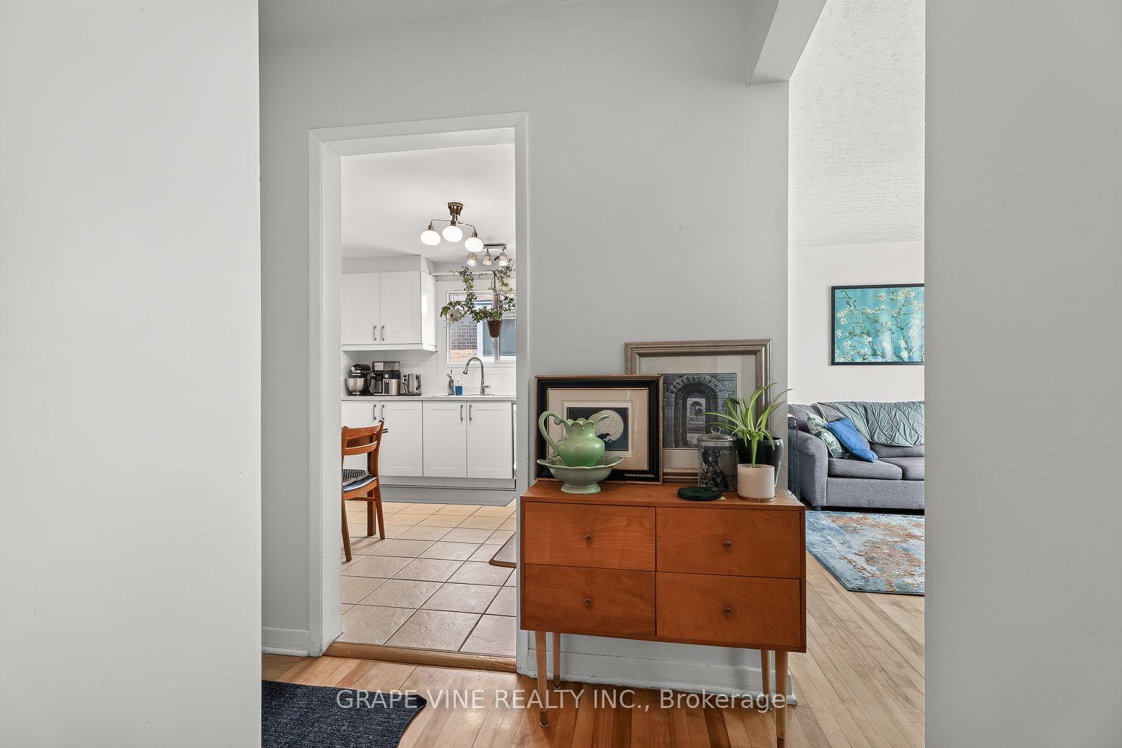 Photo 27 of 898 Watson Avenue, Ottawa, Fairfield Heights — HOMEH