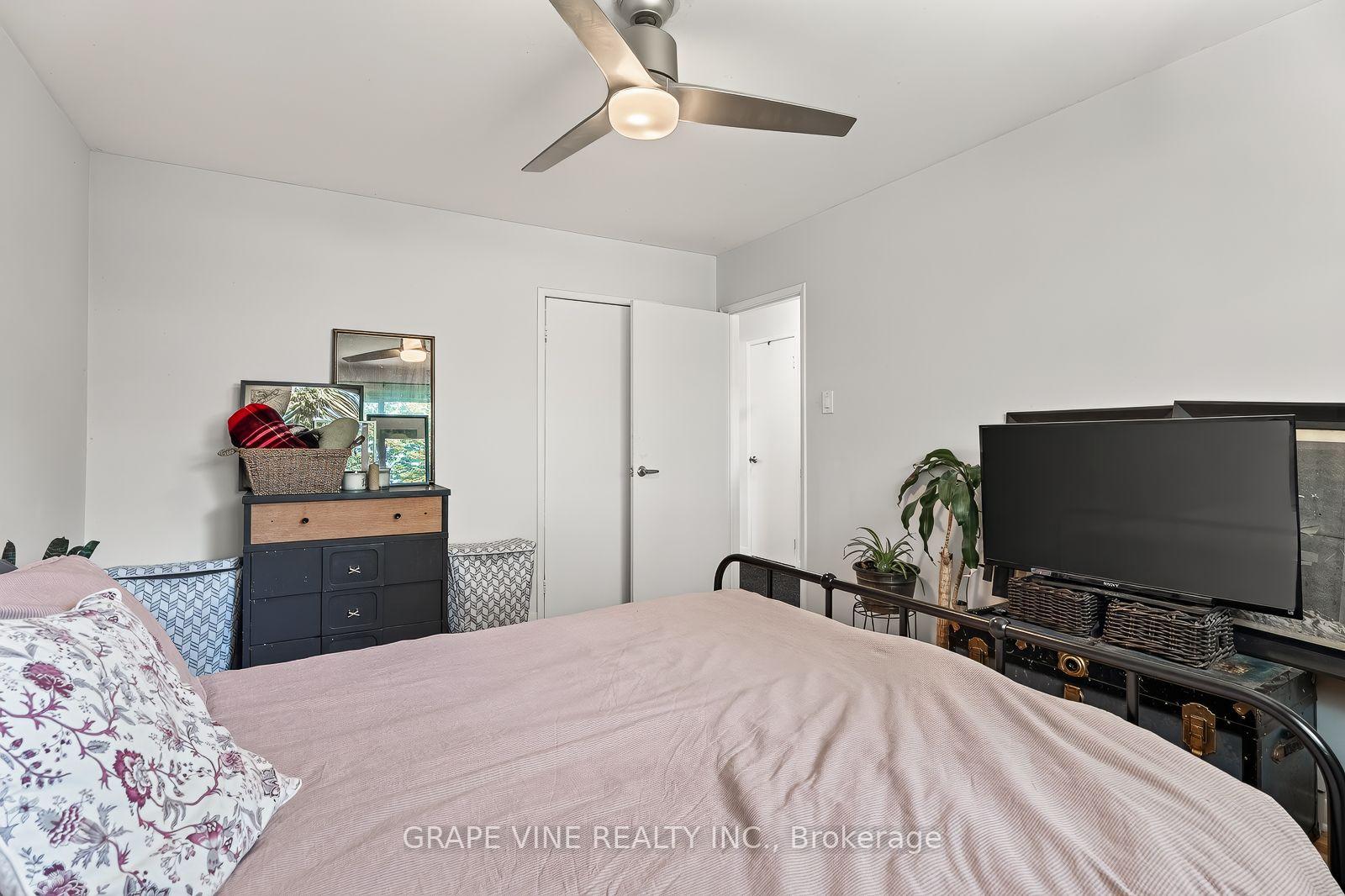 Photo 37 of 898 Watson Avenue, Ottawa, Fairfield Heights — HOMEH