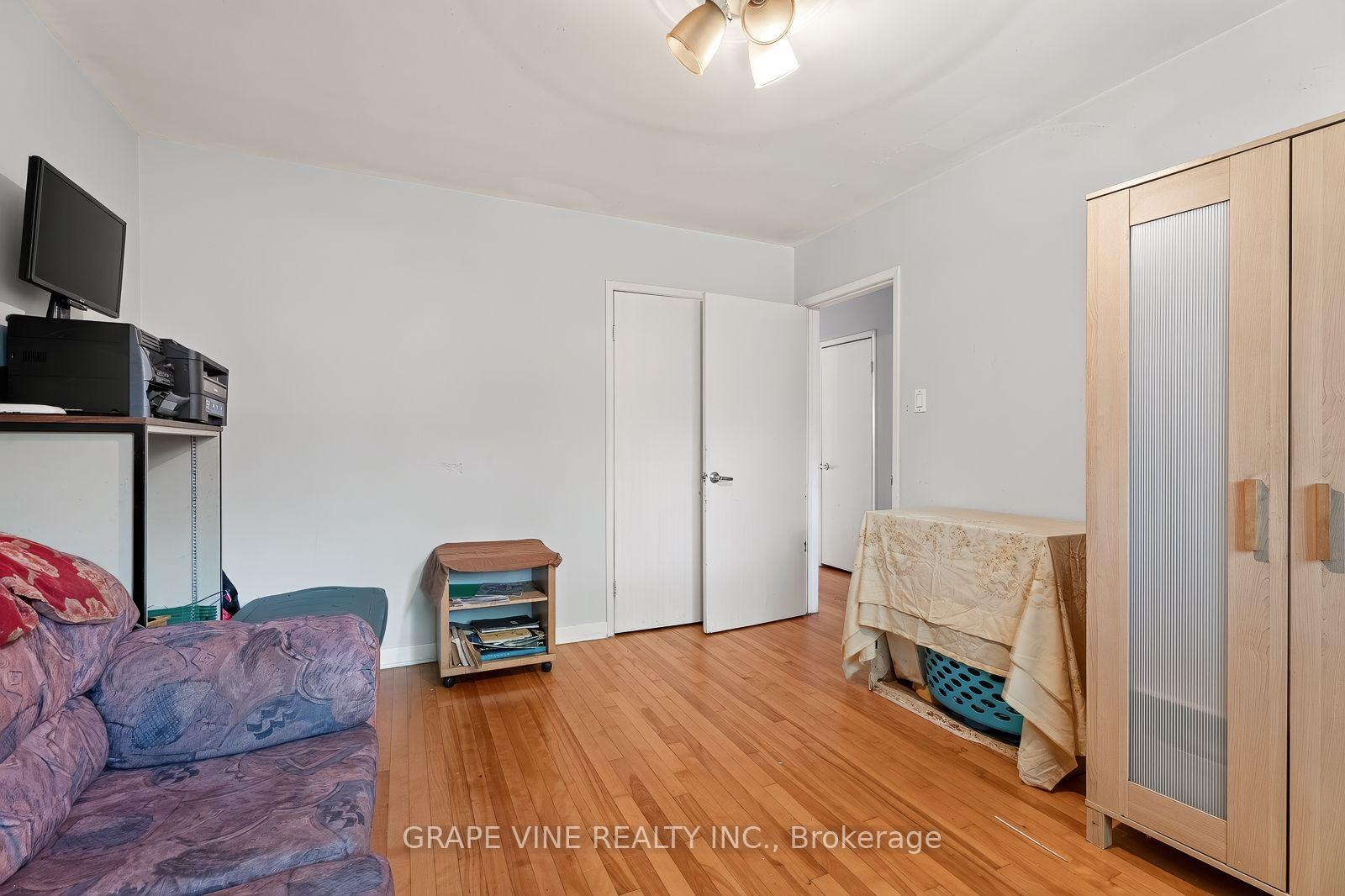 Photo 43 of 898 Watson Avenue, Ottawa, Fairfield Heights — HOMEH