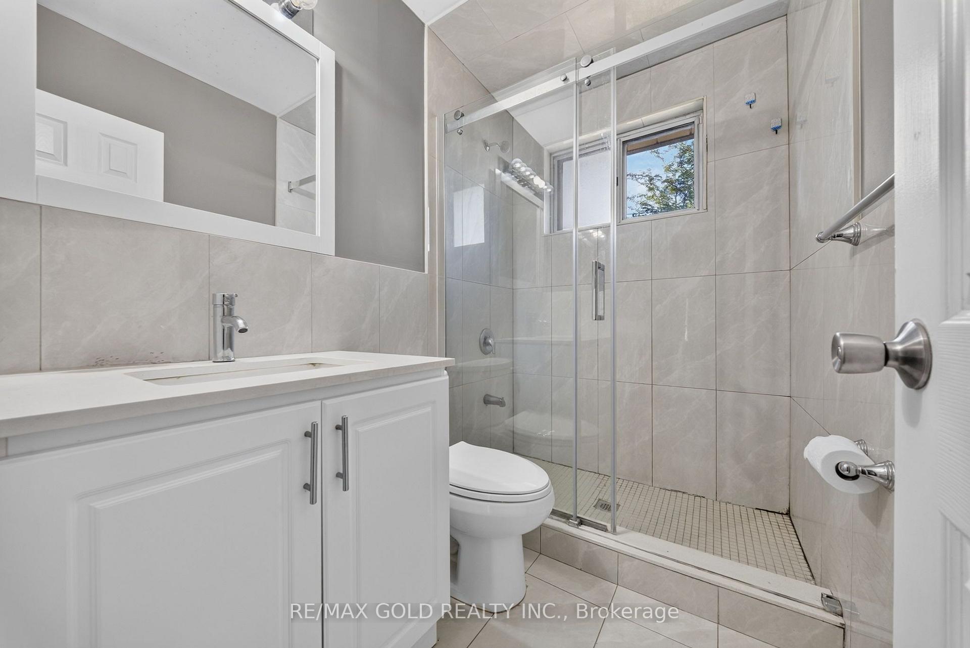 Photo 11 of Unit Upper, 204 Taysham Crescent, Etobicoke, Thistletown-Beaumonde Heights — HOMEH