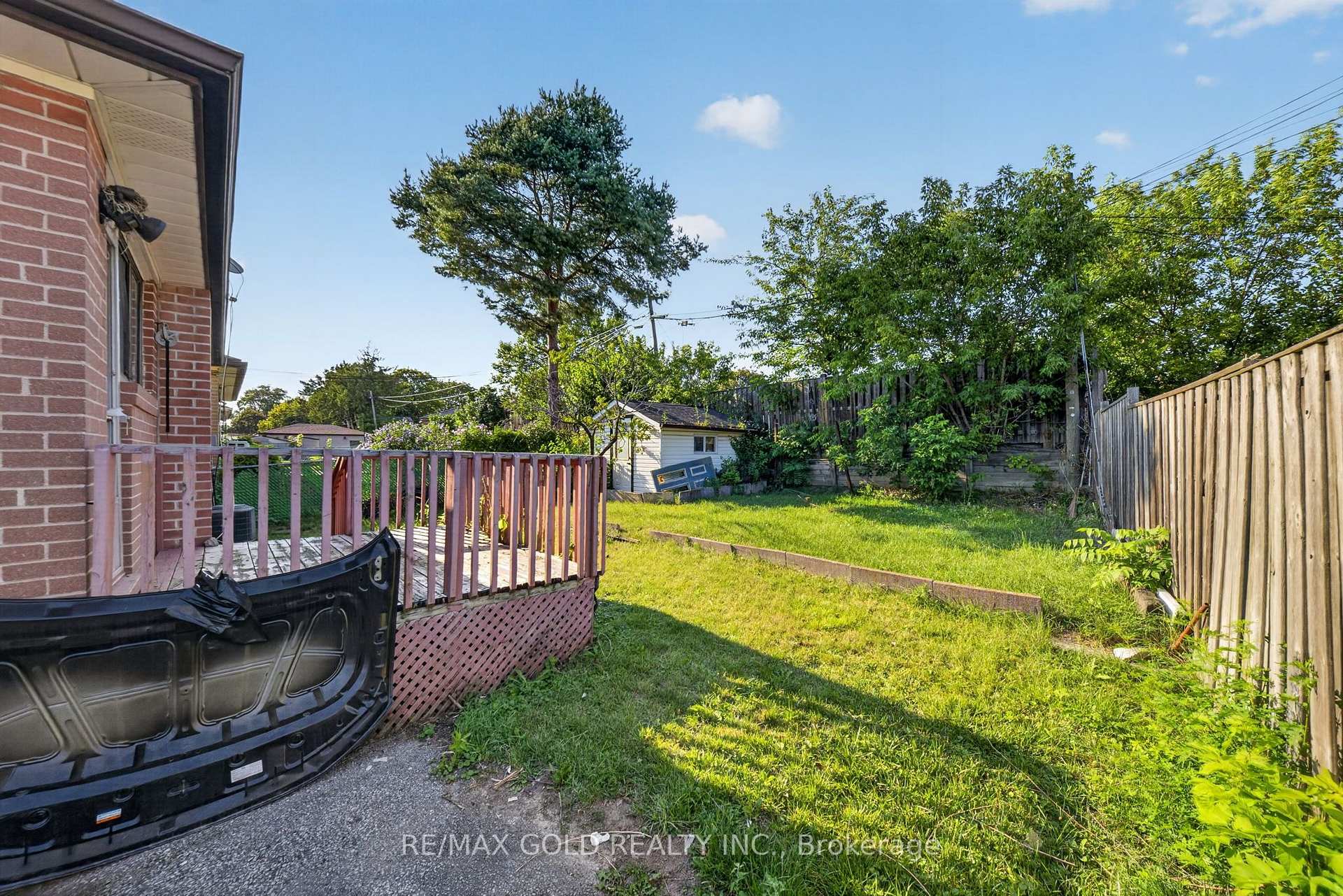 Photo 12 of Unit Upper, 204 Taysham Crescent, Etobicoke, Thistletown-Beaumonde Heights — HOMEH
