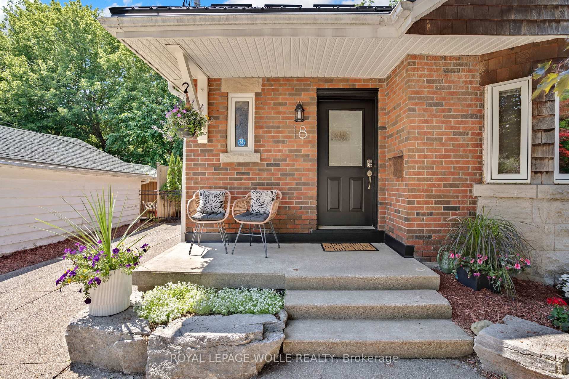 Photo 7 of 18 West River Street, Brant, Paris — HOMEH