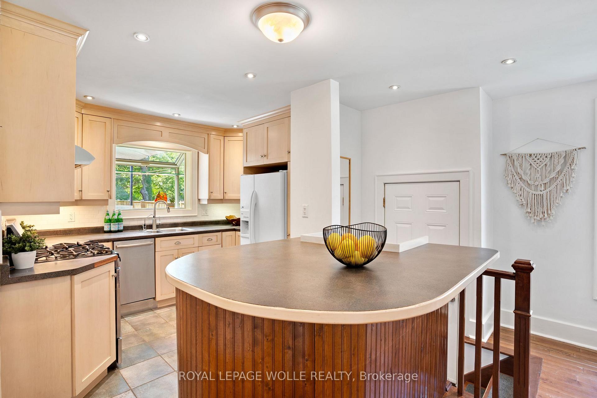 Photo 14 of 18 West River Street, Brant, Paris — HOMEH