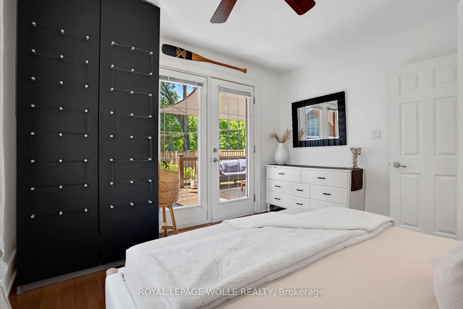 Photo 21 of 18 West River Street, Brant, Paris — HOMEH