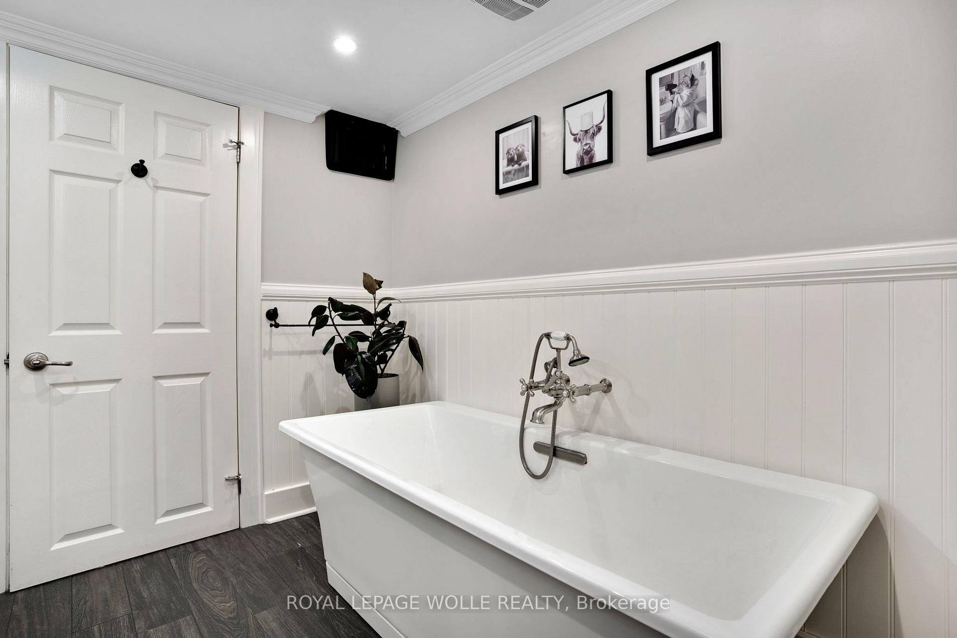 Photo 30 of 18 West River Street, Brant, Paris — HOMEH