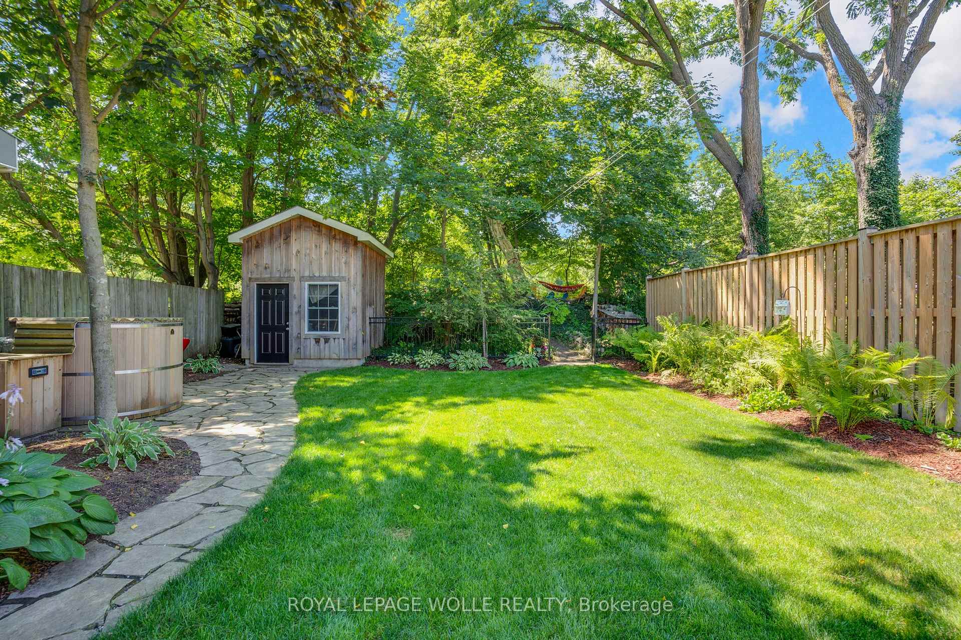 Photo 37 of 18 West River Street, Brant, Paris — HOMEH