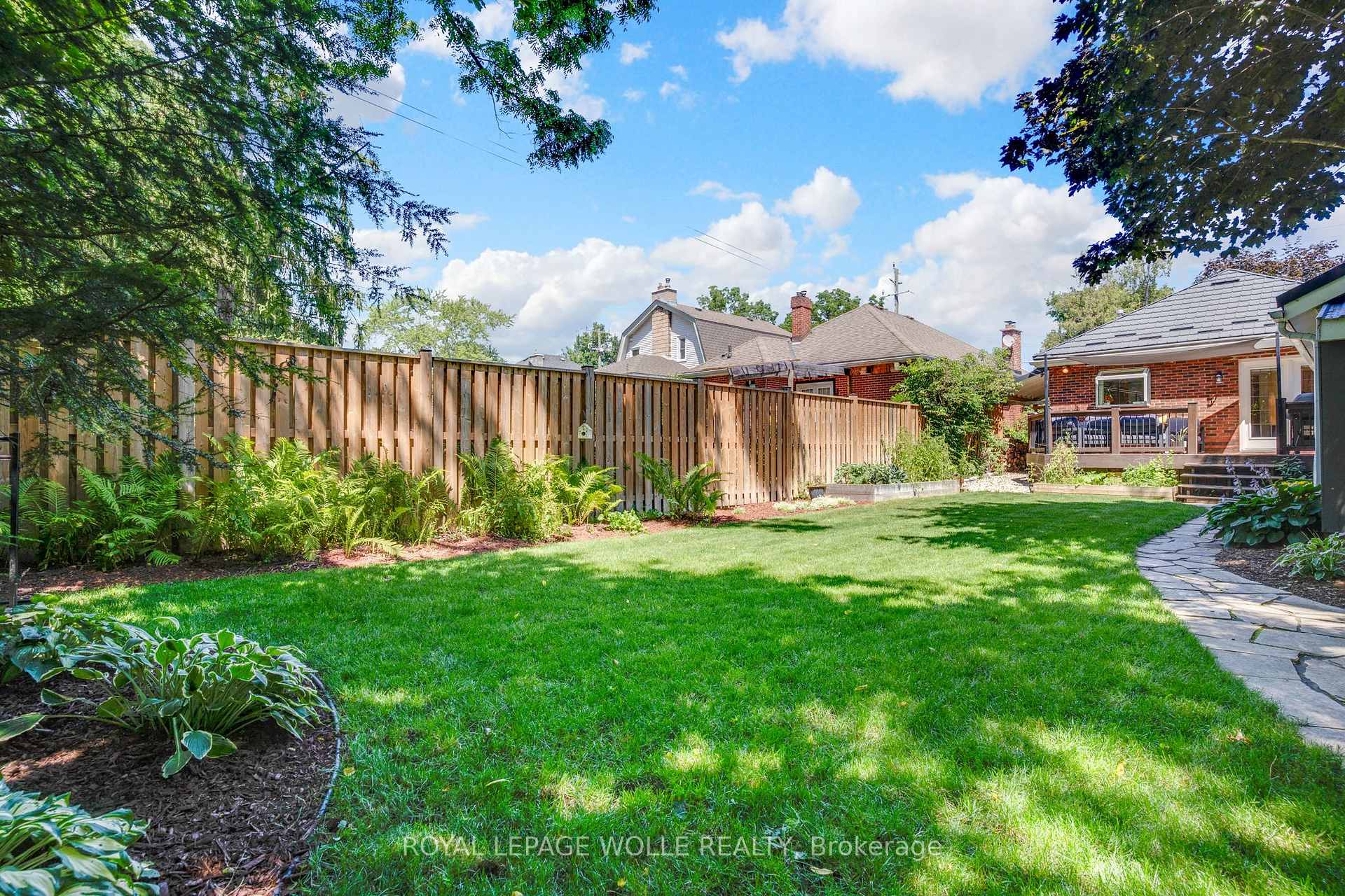 Photo 40 of 18 West River Street, Brant, Paris — HOMEH