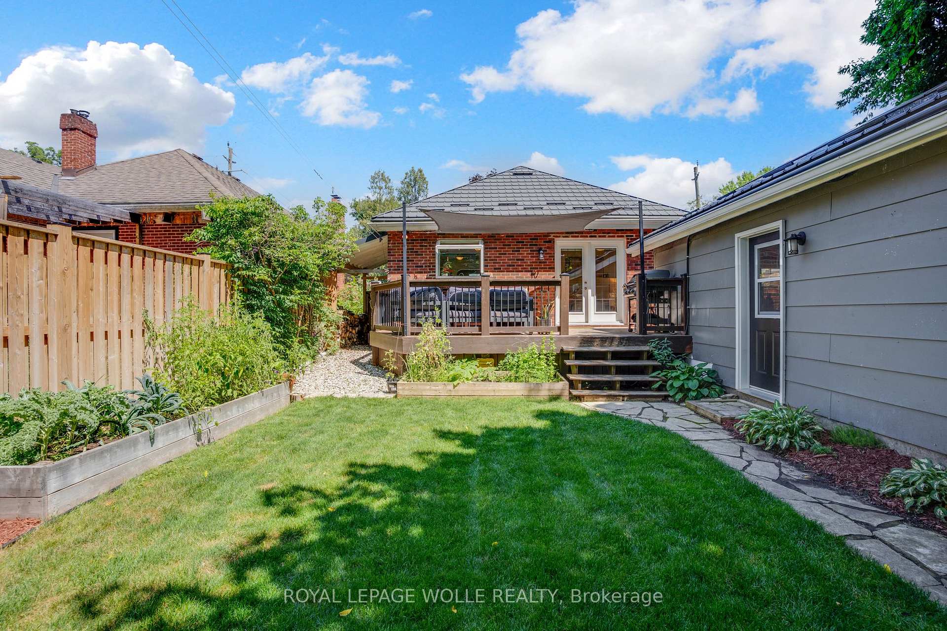 Photo 41 of 18 West River Street, Brant, Paris — HOMEH