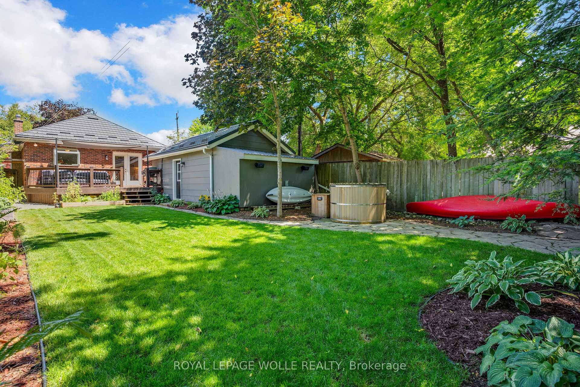 Photo 42 of 18 West River Street, Brant, Paris — HOMEH