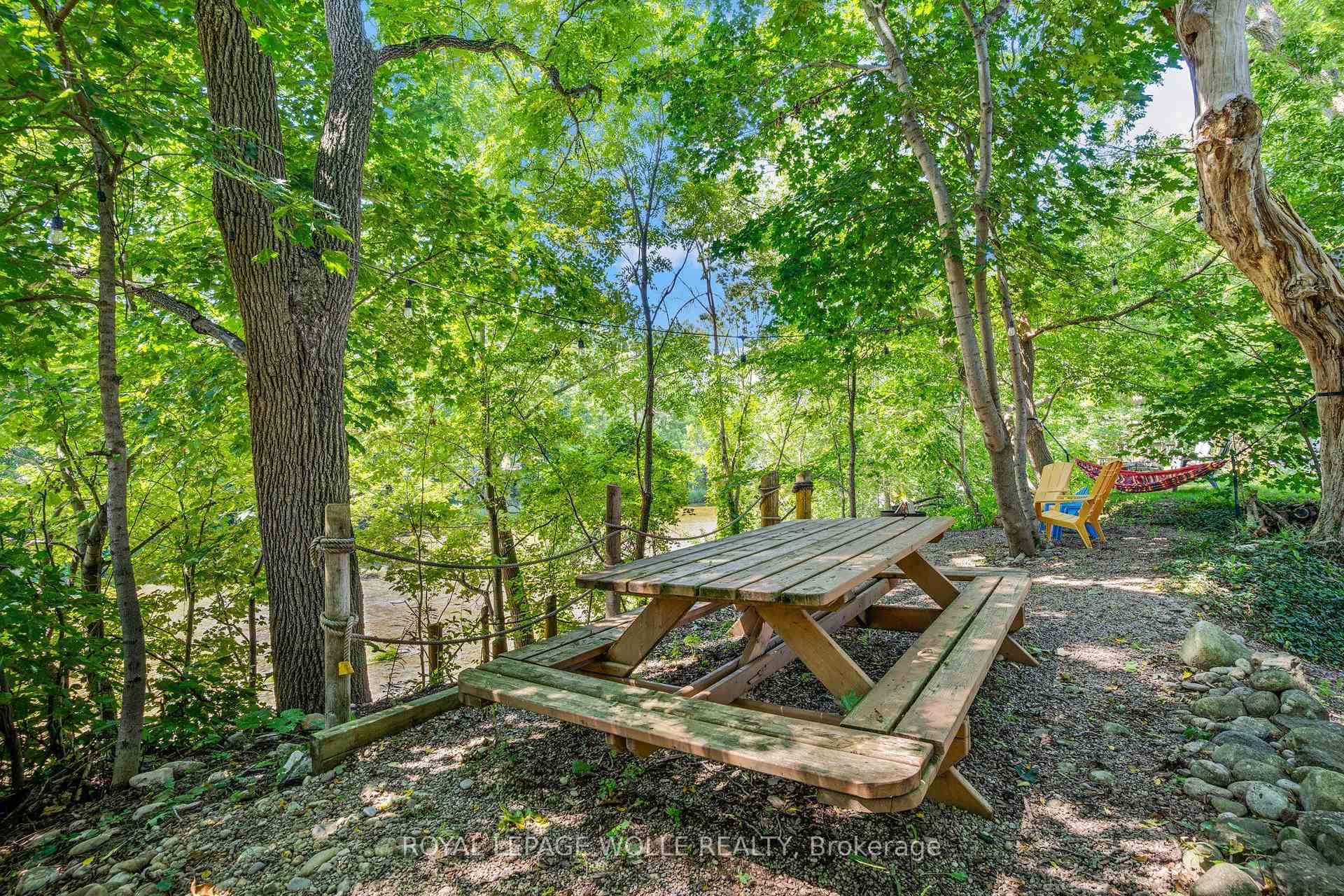 Photo 44 of 18 West River Street, Brant, Paris — HOMEH