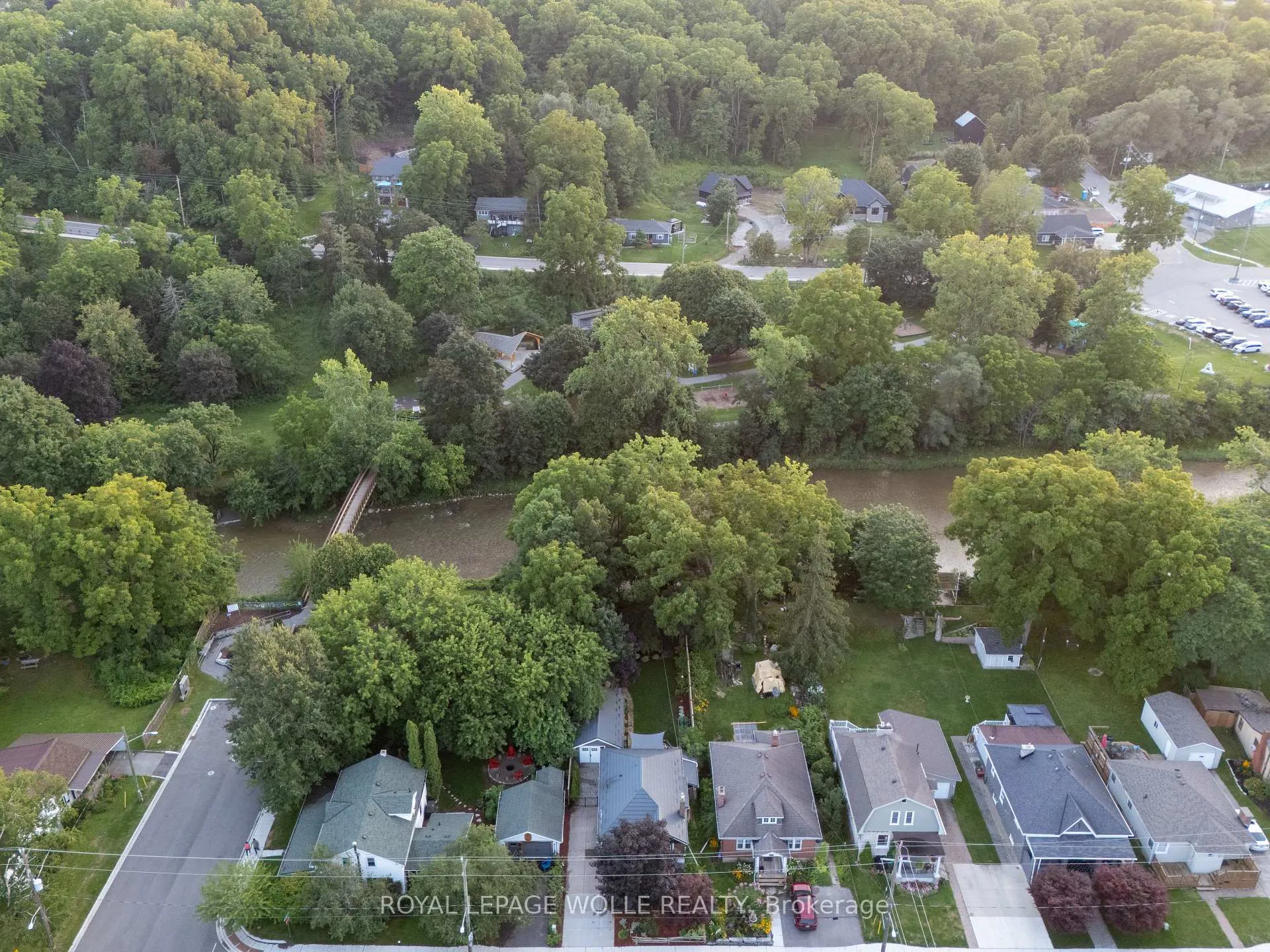 Photo 49 of 18 West River Street, Brant, Paris — HOMEH