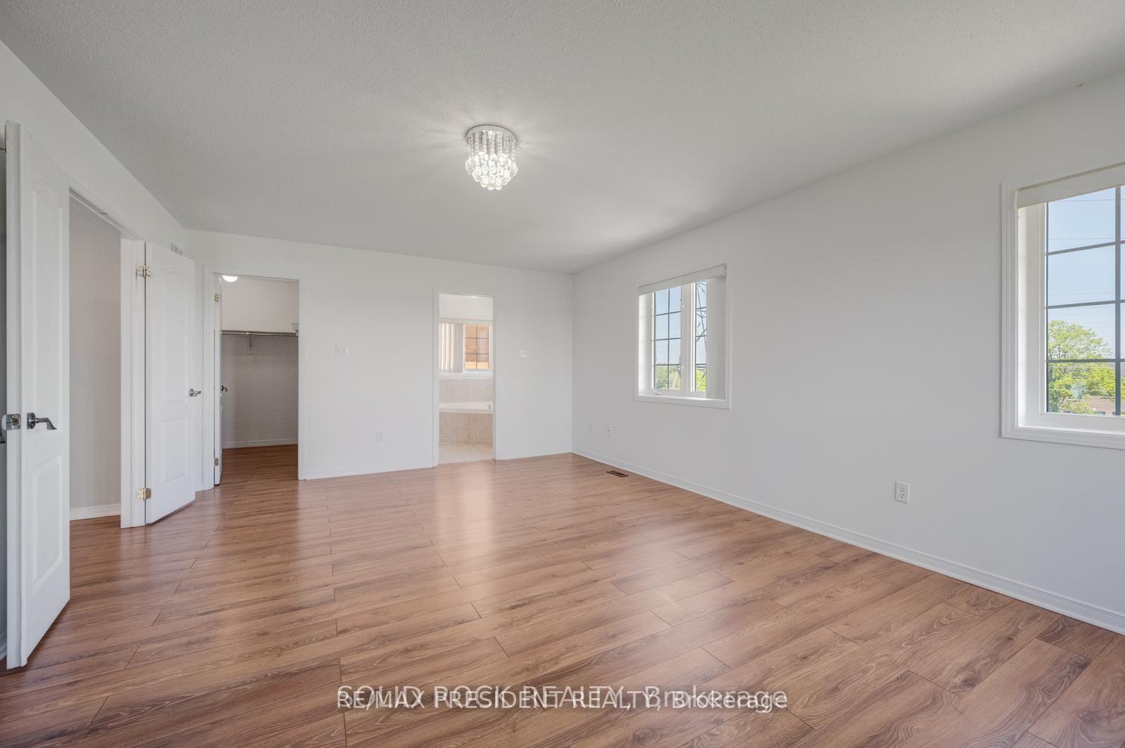 Photo 8 of 15 Roundstone Drive, Brampton, Credit Valley — HOMEH