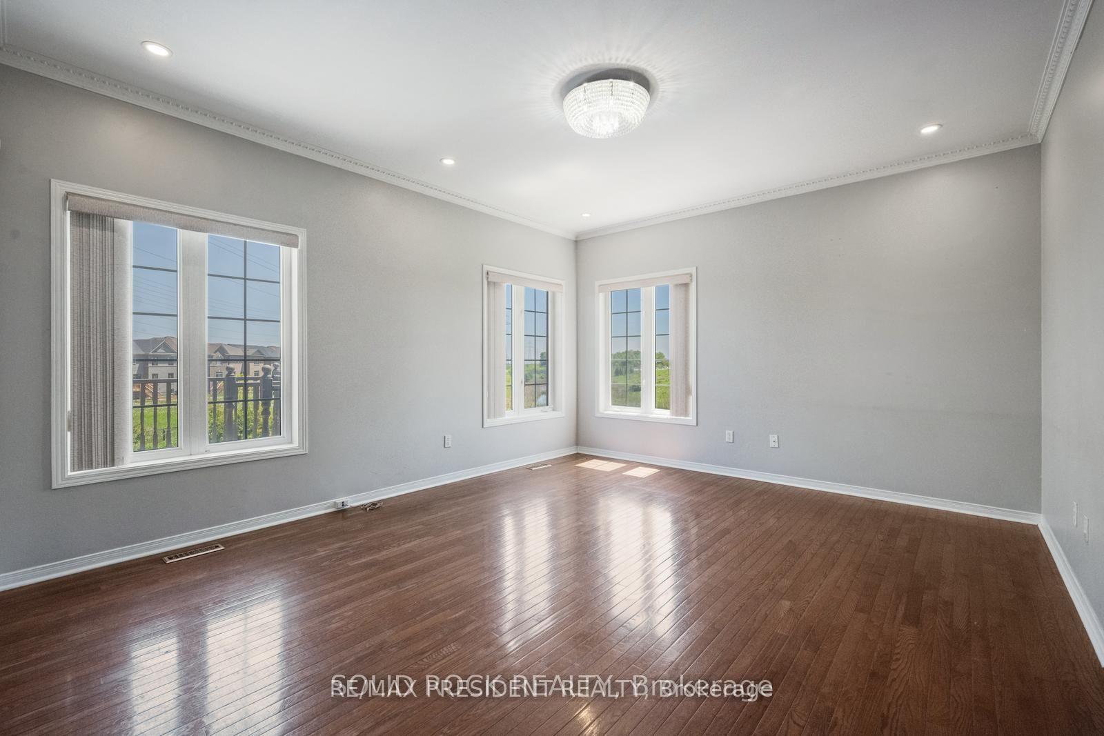 Photo 17 of 15 Roundstone Drive, Brampton, Credit Valley — HOMEH