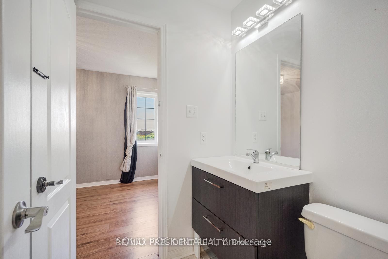 Photo 19 of 15 Roundstone Drive, Brampton, Credit Valley — HOMEH