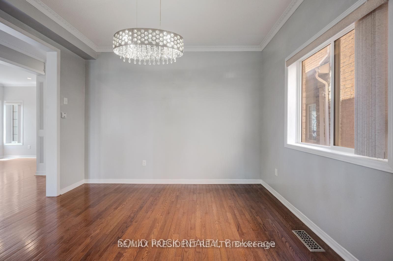 Photo 22 of 15 Roundstone Drive, Brampton, Credit Valley — HOMEH