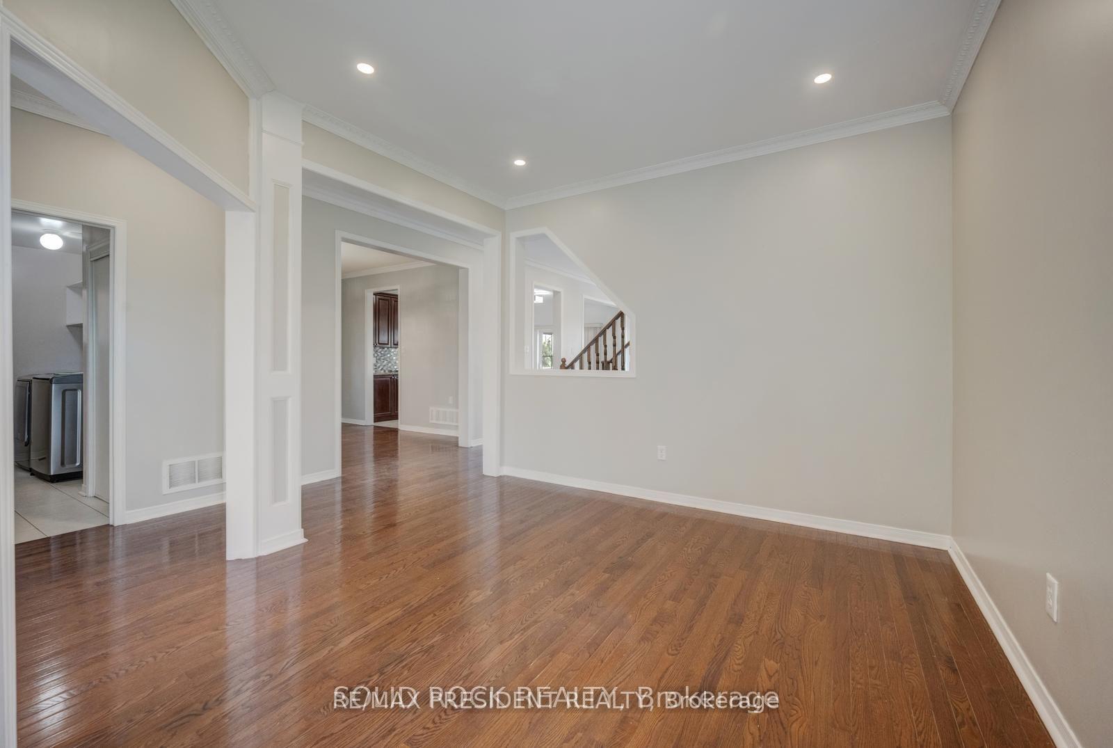 Photo 24 of 15 Roundstone Drive, Brampton, Credit Valley — HOMEH