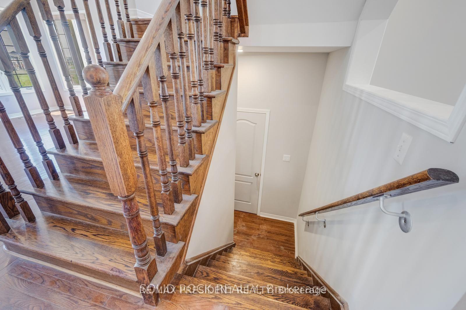 Photo 26 of 15 Roundstone Drive, Brampton, Credit Valley — HOMEH