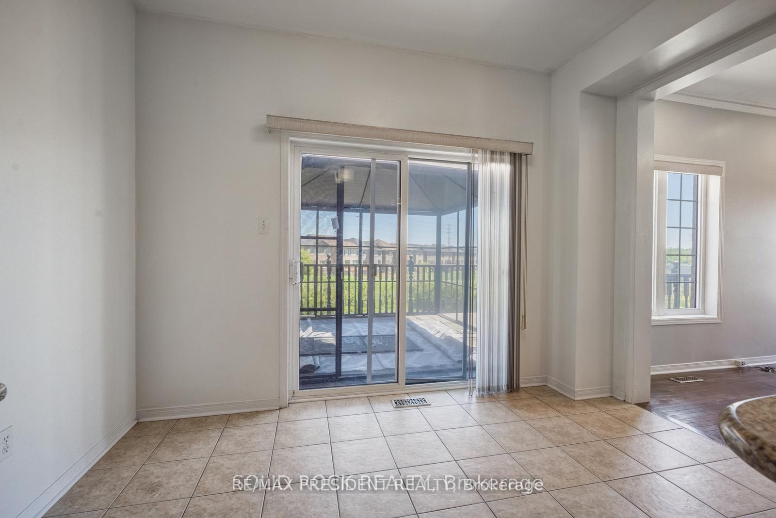 Photo 29 of 15 Roundstone Drive, Brampton, Credit Valley — HOMEH
