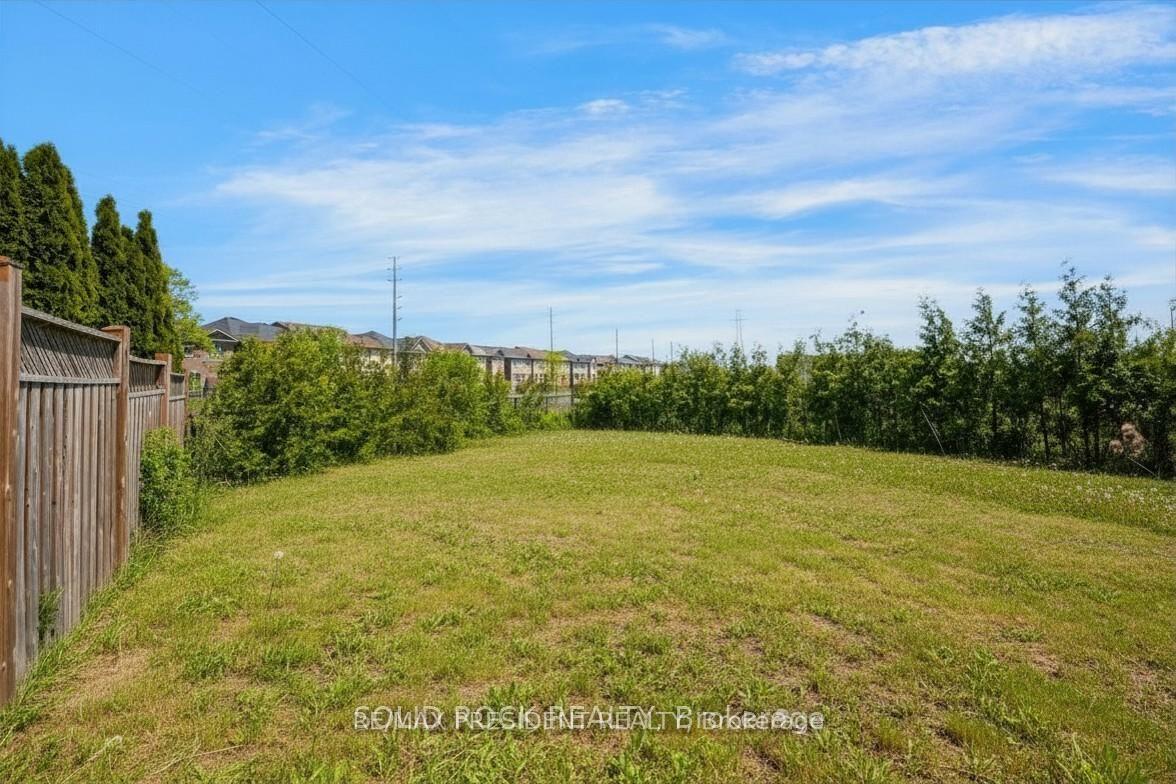 Photo 32 of 15 Roundstone Drive, Brampton, Credit Valley — HOMEH
