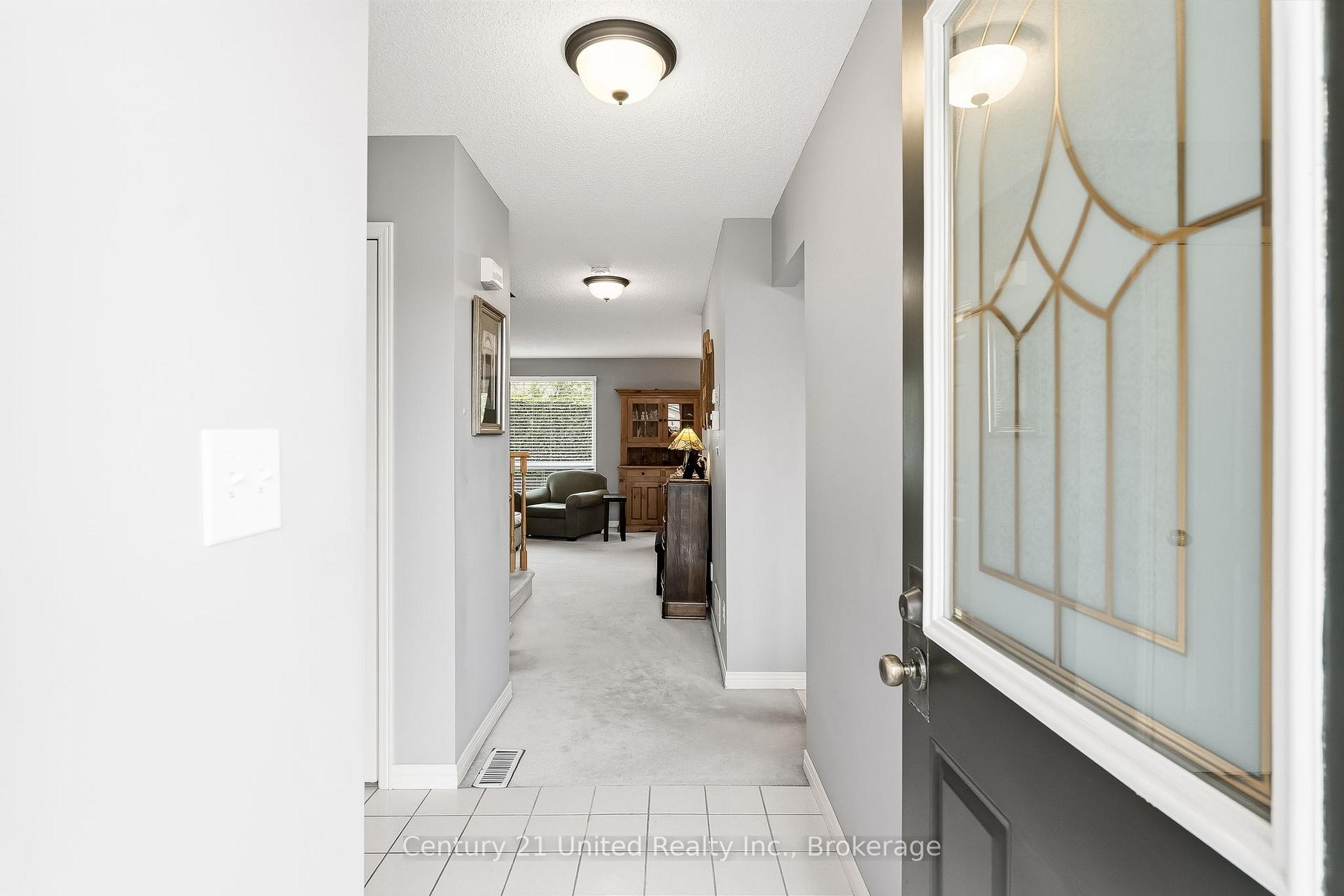 Photo 10 of 116 Avondale Drive, Clarington, Courtice — HOMEH