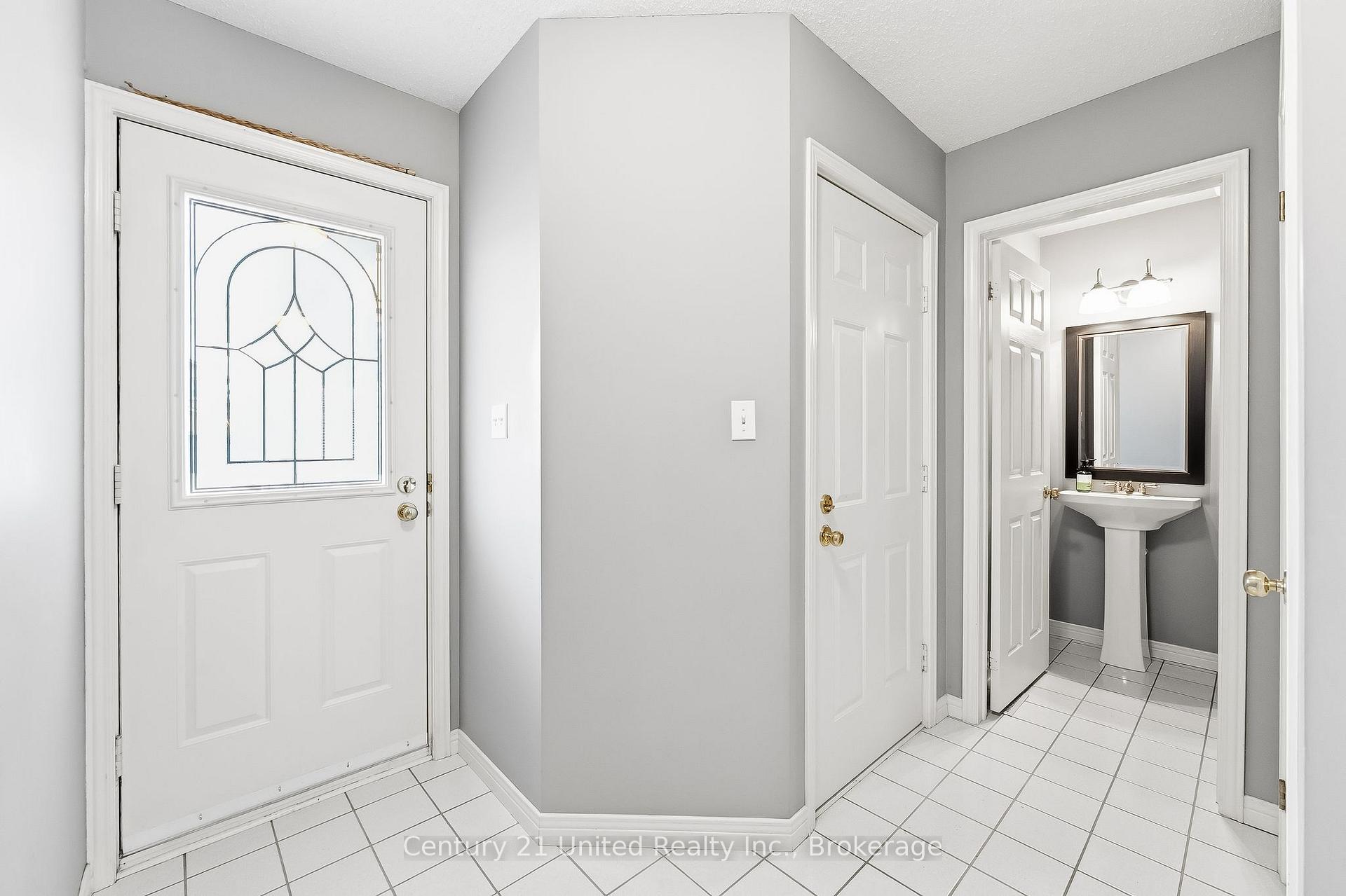 Photo 11 of 116 Avondale Drive, Clarington, Courtice — HOMEH