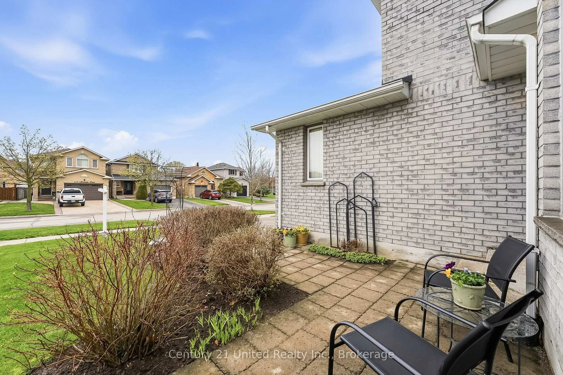 Photo 7 of 116 Avondale Drive, Clarington, Courtice — HOMEH