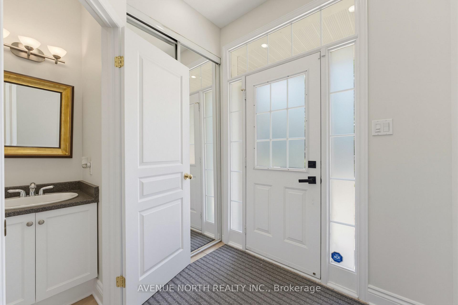 Photo 5 of 45 Saddlesmith Circle, Ottawa, Kanata - Emerald Meadows/Trailwest — HOMEH