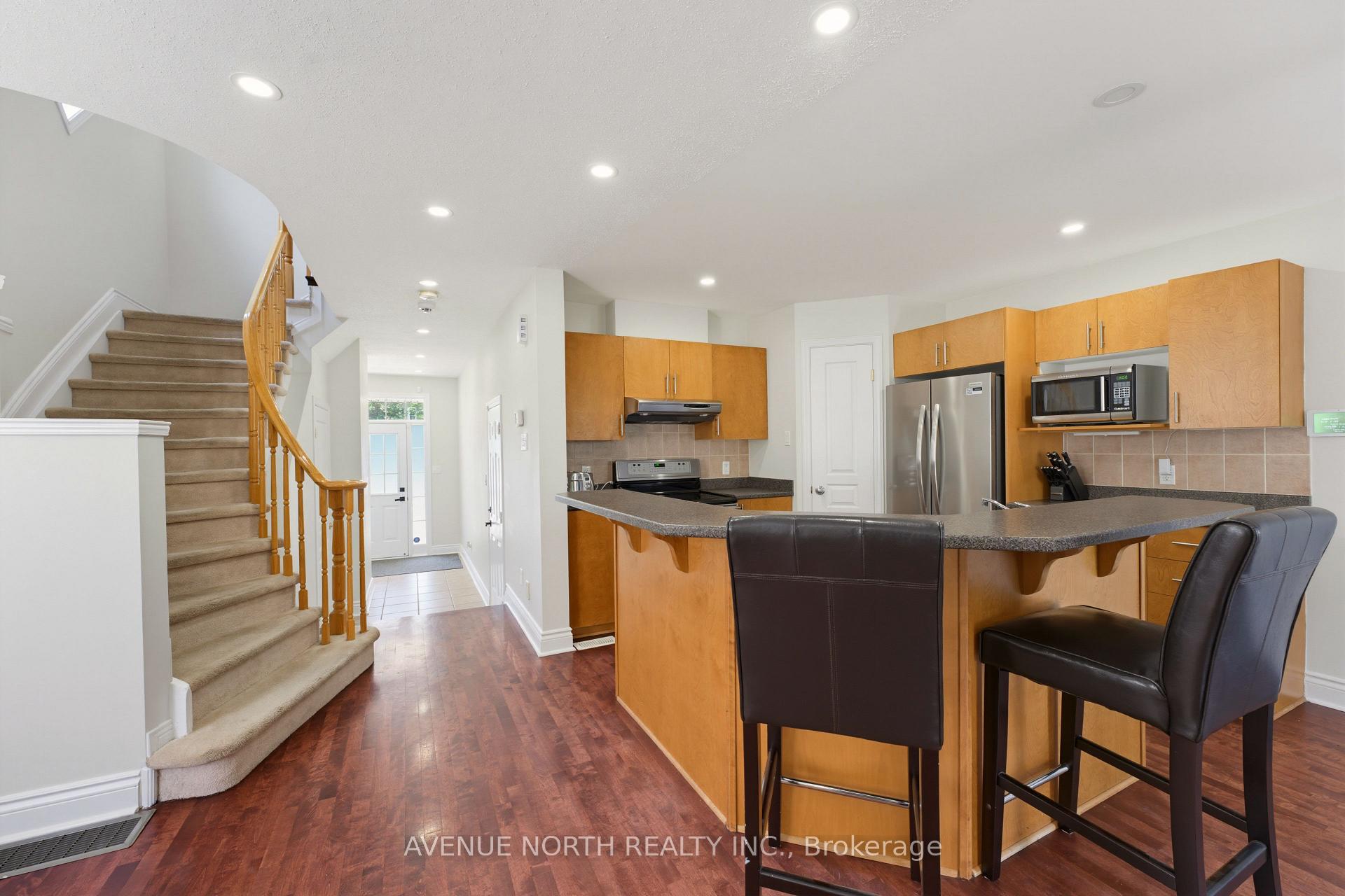 Photo 8 of 45 Saddlesmith Circle, Ottawa, Kanata - Emerald Meadows/Trailwest — HOMEH