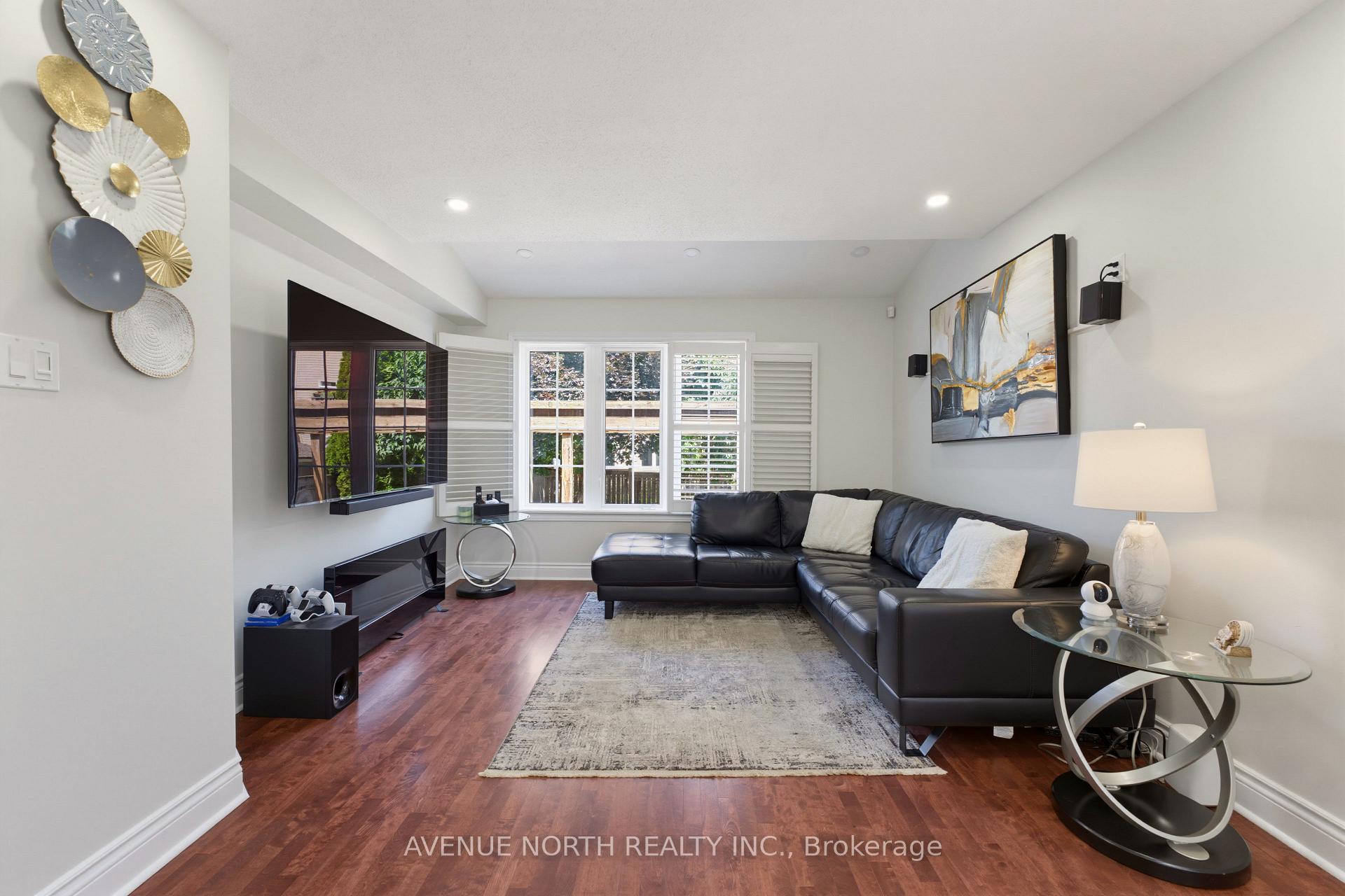 Photo 17 of 45 Saddlesmith Circle, Ottawa, Kanata - Emerald Meadows/Trailwest — HOMEH