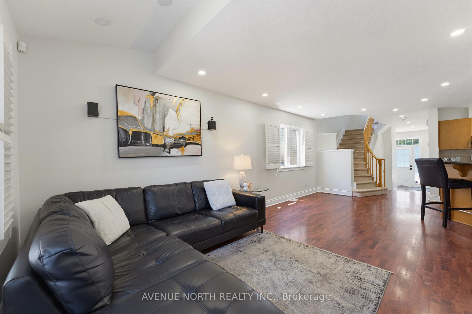Photo 18 of 45 Saddlesmith Circle, Ottawa, Kanata - Emerald Meadows/Trailwest — HOMEH