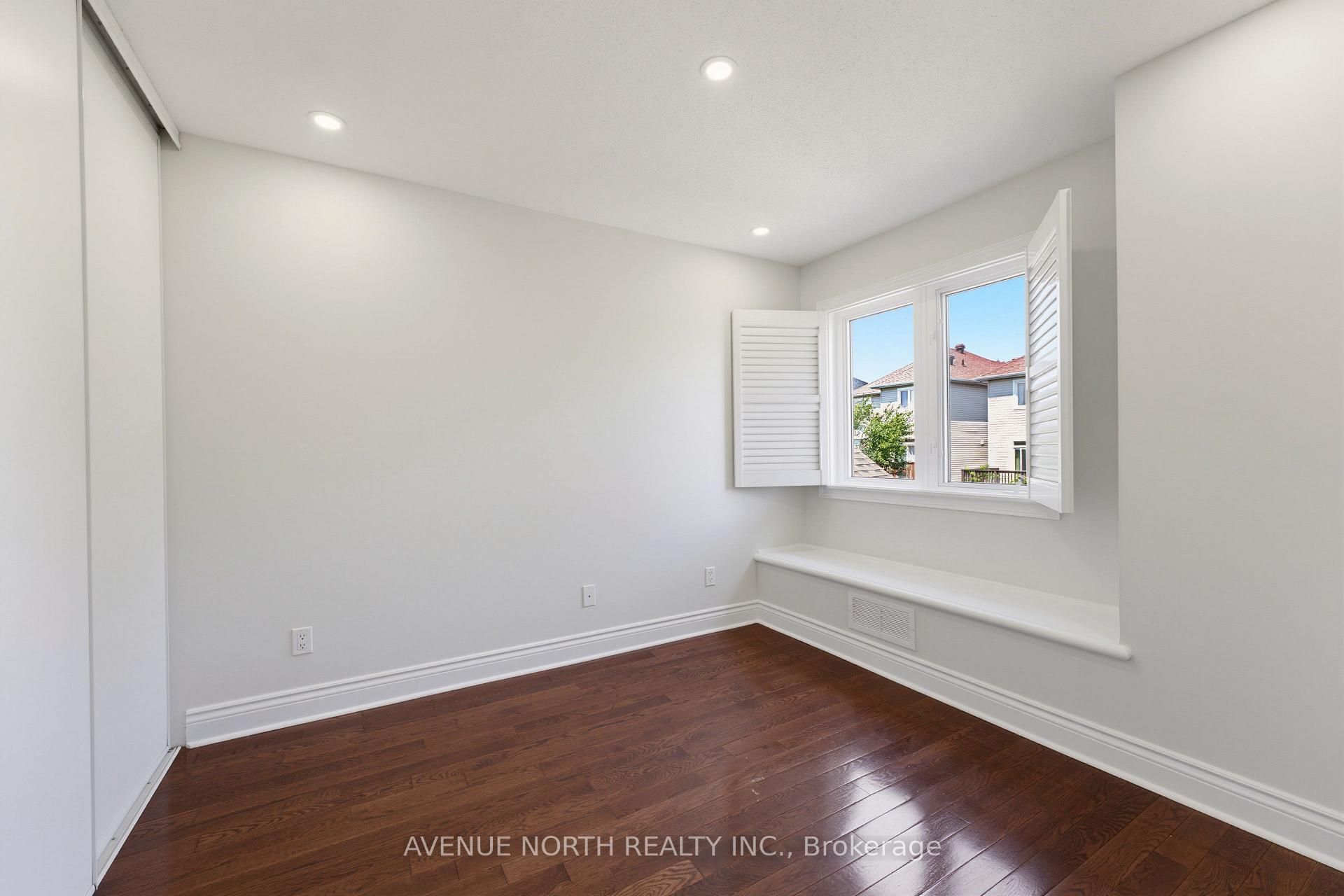 Photo 25 of 45 Saddlesmith Circle, Ottawa, Kanata - Emerald Meadows/Trailwest — HOMEH