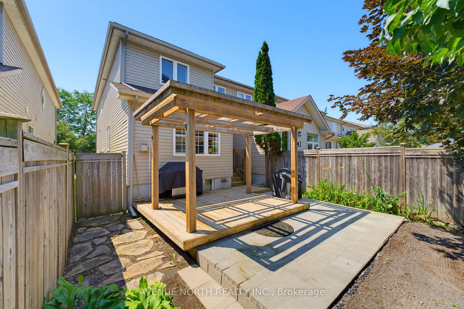 Photo 33 of 45 Saddlesmith Circle, Ottawa, Kanata - Emerald Meadows/Trailwest — HOMEH