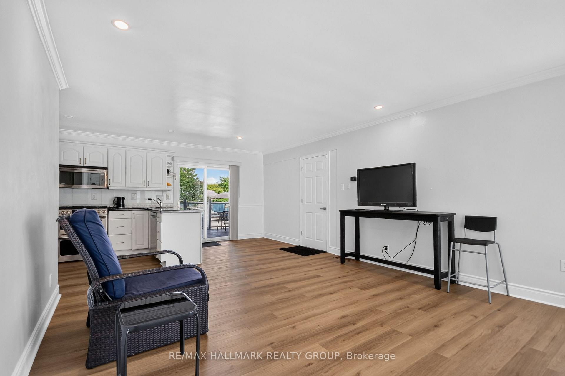 Photo 10 of 1125 Kenaston Street, Ottawa, Cyrville Rd./Industrial Park — HOMEH