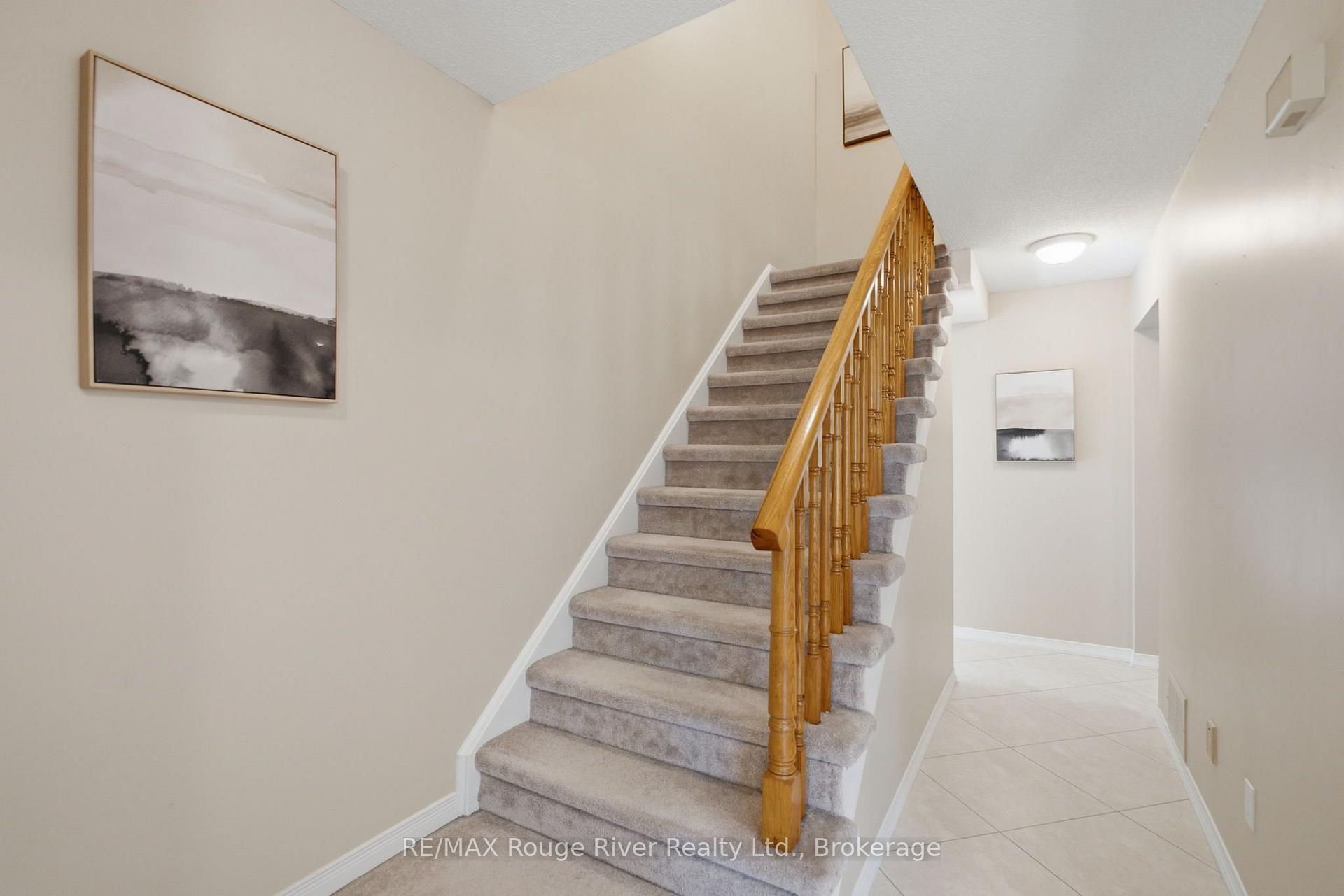 Photo 18 of 692 Avery Court, Oshawa, Pinecrest — HOMEH