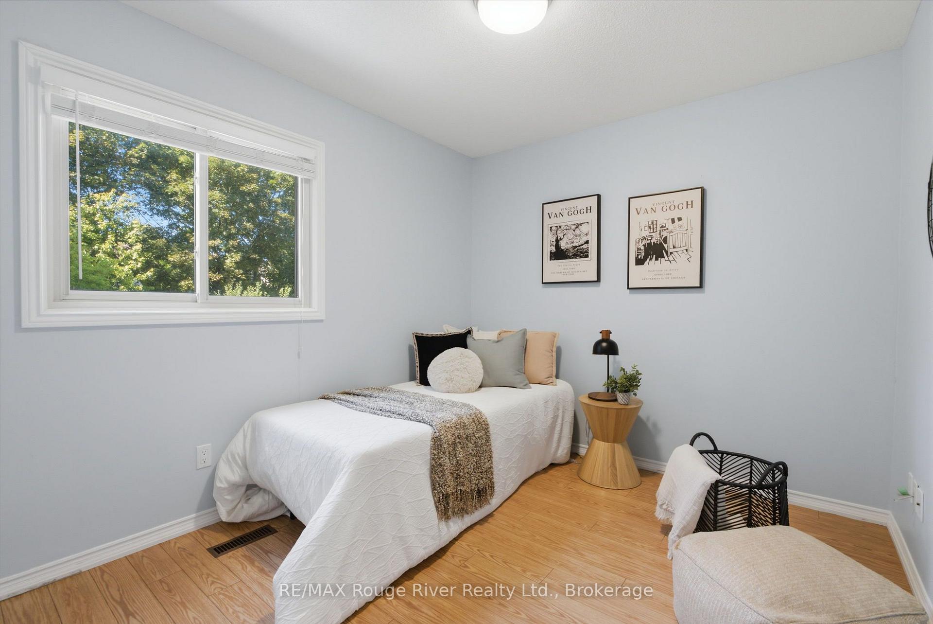 Photo 24 of 692 Avery Court, Oshawa, Pinecrest — HOMEH