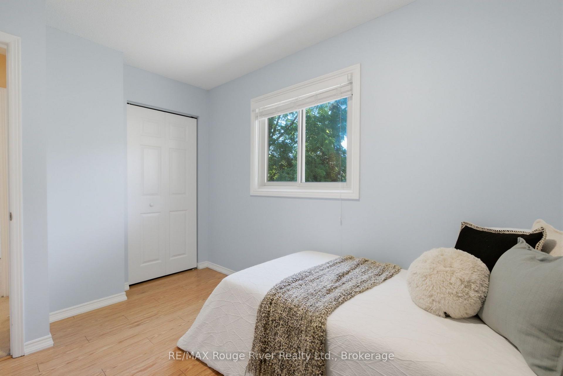 Photo 25 of 692 Avery Court, Oshawa, Pinecrest — HOMEH